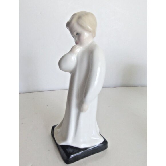 Vintage Royal Doulton Figurine "Darling" 5 1/4" tall H.N. 1985 by Charles Vyse - Picture 6 of 9
